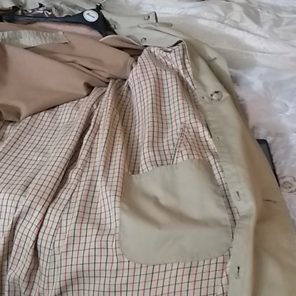 Tan trench coat - Picture 3 of 5